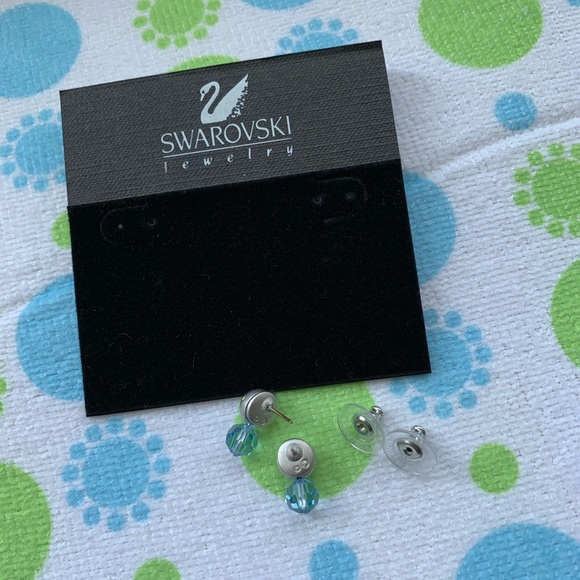 *2/$40* Swarovski Earrings - Picture 3 of 4
